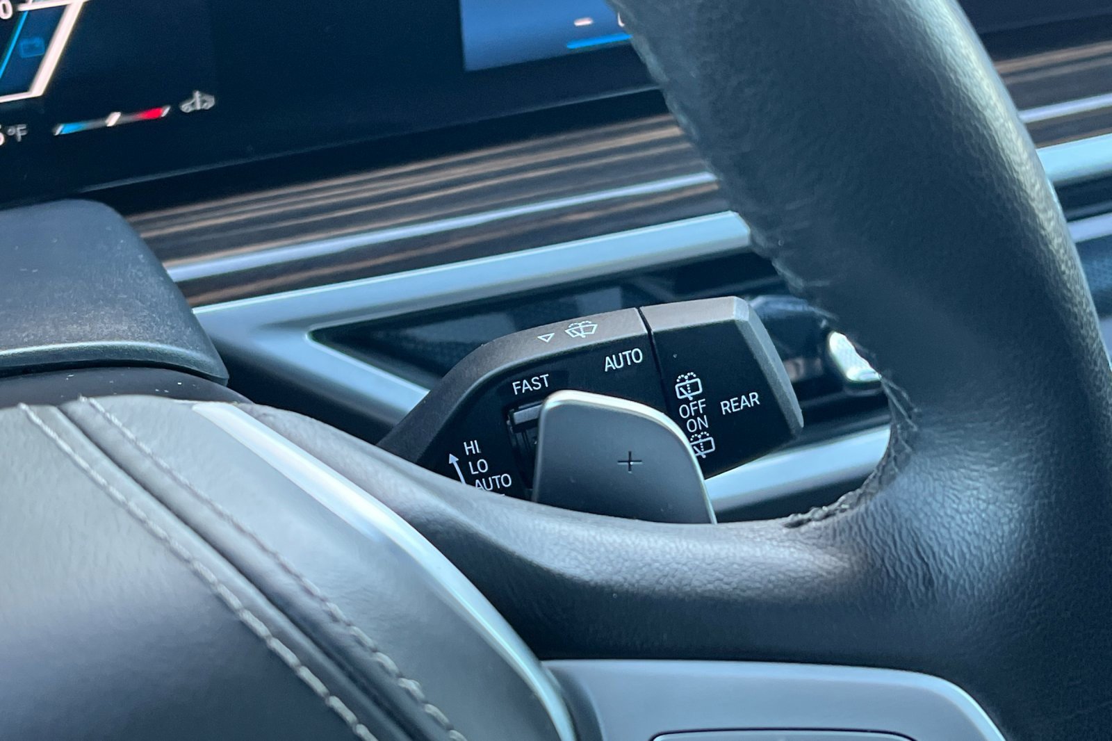 Used 2025 BMW X7 xDrive40i w/ Climate Comfort Package image 38