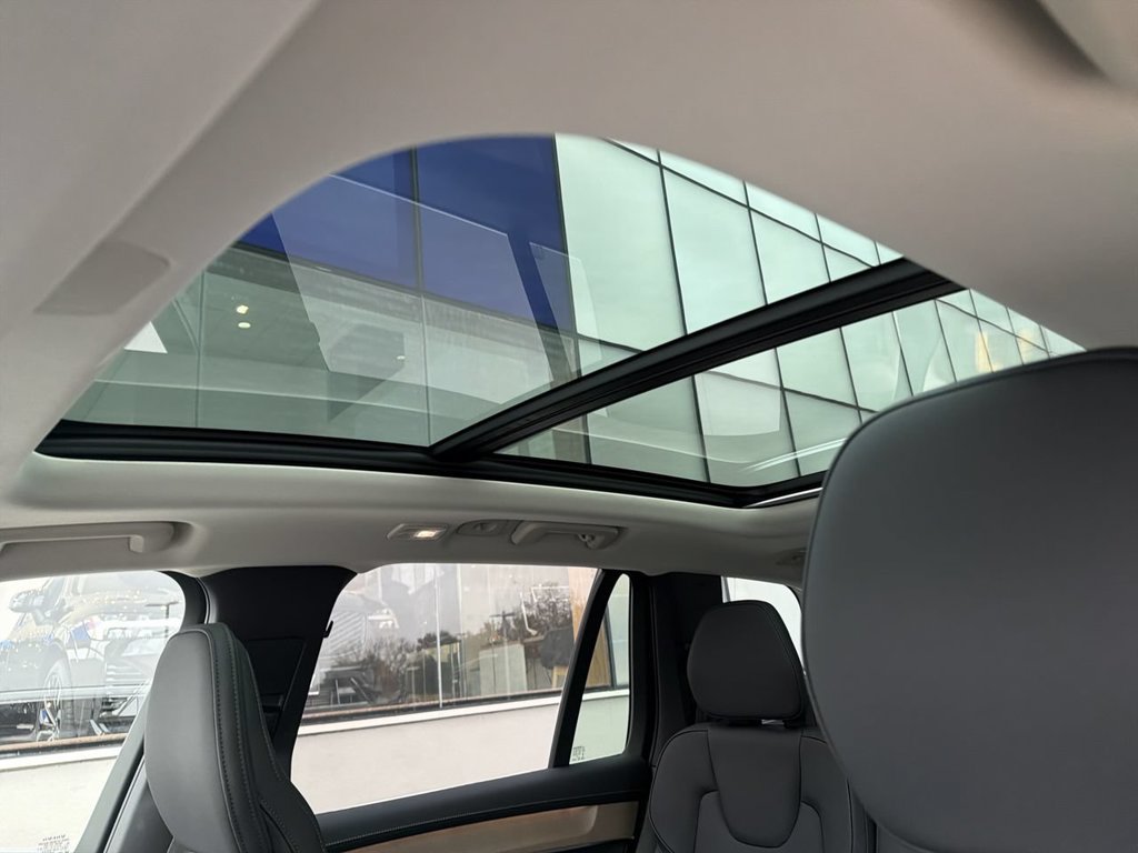 Certified 2026 Volvo XC90 B6 Plus AWD/4WD image 24