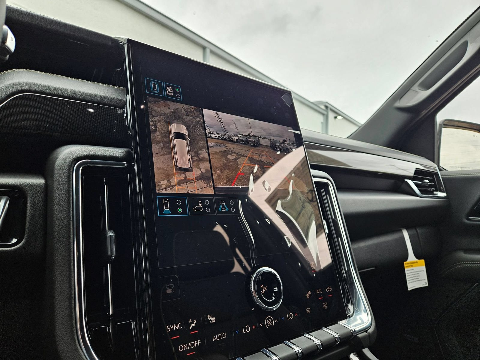 New 2026 GMC Yukon Elevation AWD/4WD image 17