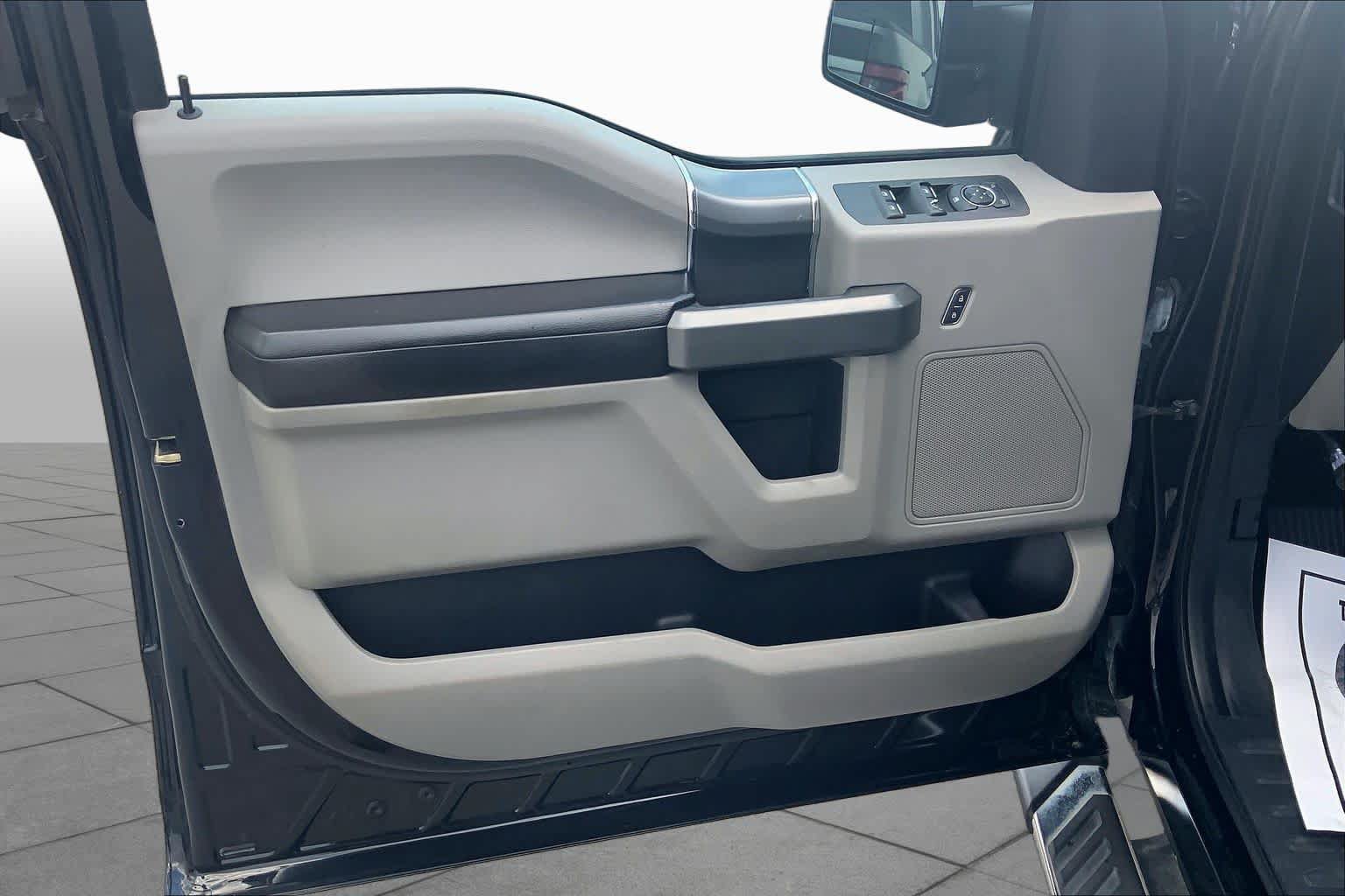 Used 2017 Ford F150 XLT w/ Equipment Group 302A Luxury RWD image 22
