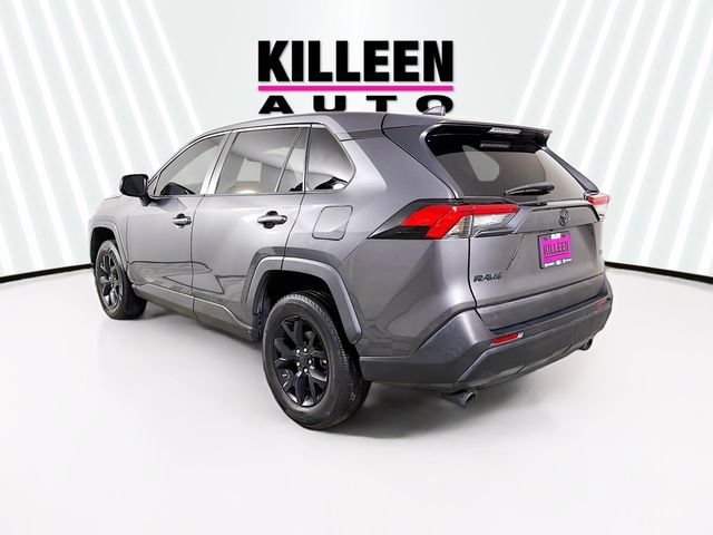 Used 2023 Toyota RAV4 LE FWD image 5