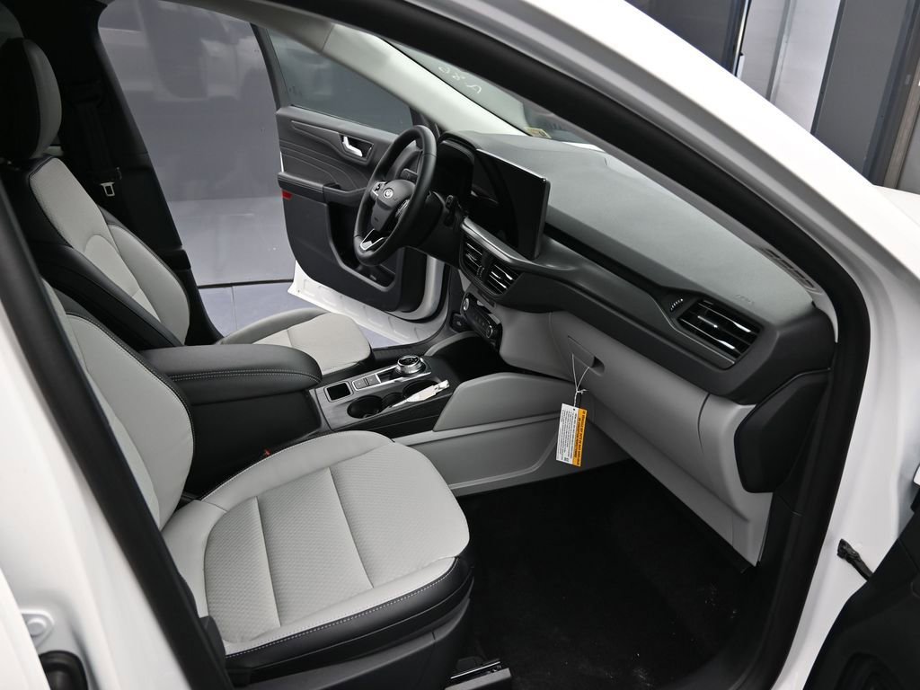 New 2025 Ford Escape SE FWD image 20
