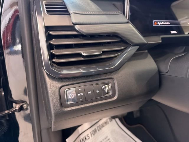 Used 2025 GMC Acadia AT4 w/ Luxury Package image 24