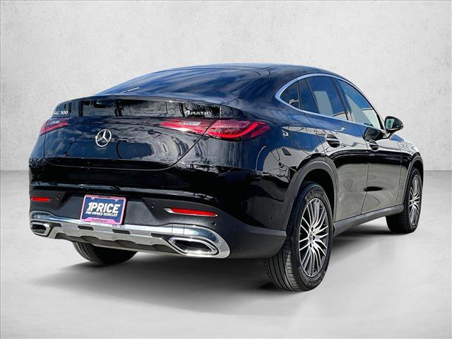 Used 2025 Mercedes-Benz GLC 300 4MATIC image 2