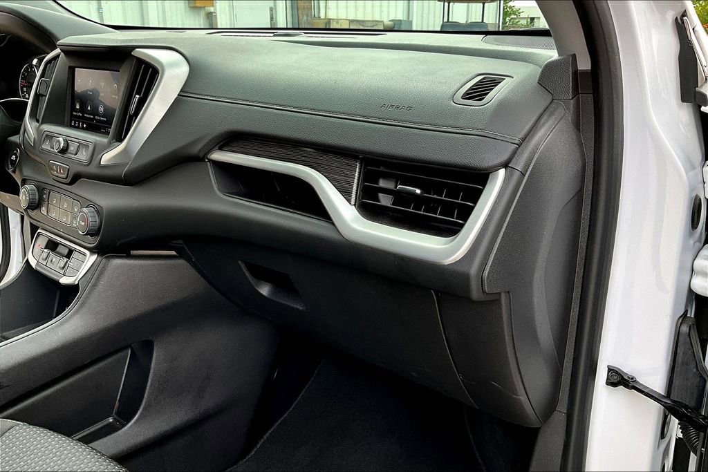 Used 2024 GMC Terrain SLE image 19
