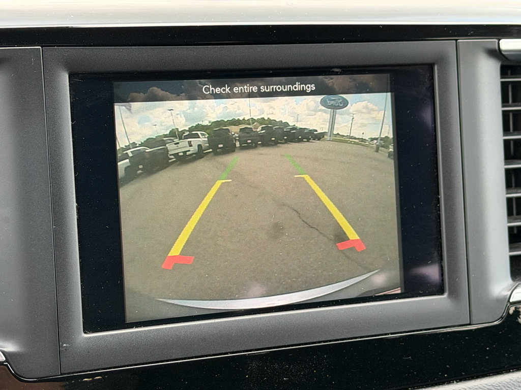 Used 2021 Chrysler Voyager LX w/ Cold Weather Group FWD image 13