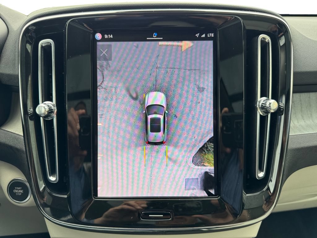 Used 2025 Volvo XC40 B5 Plus AWD/4WD image 22