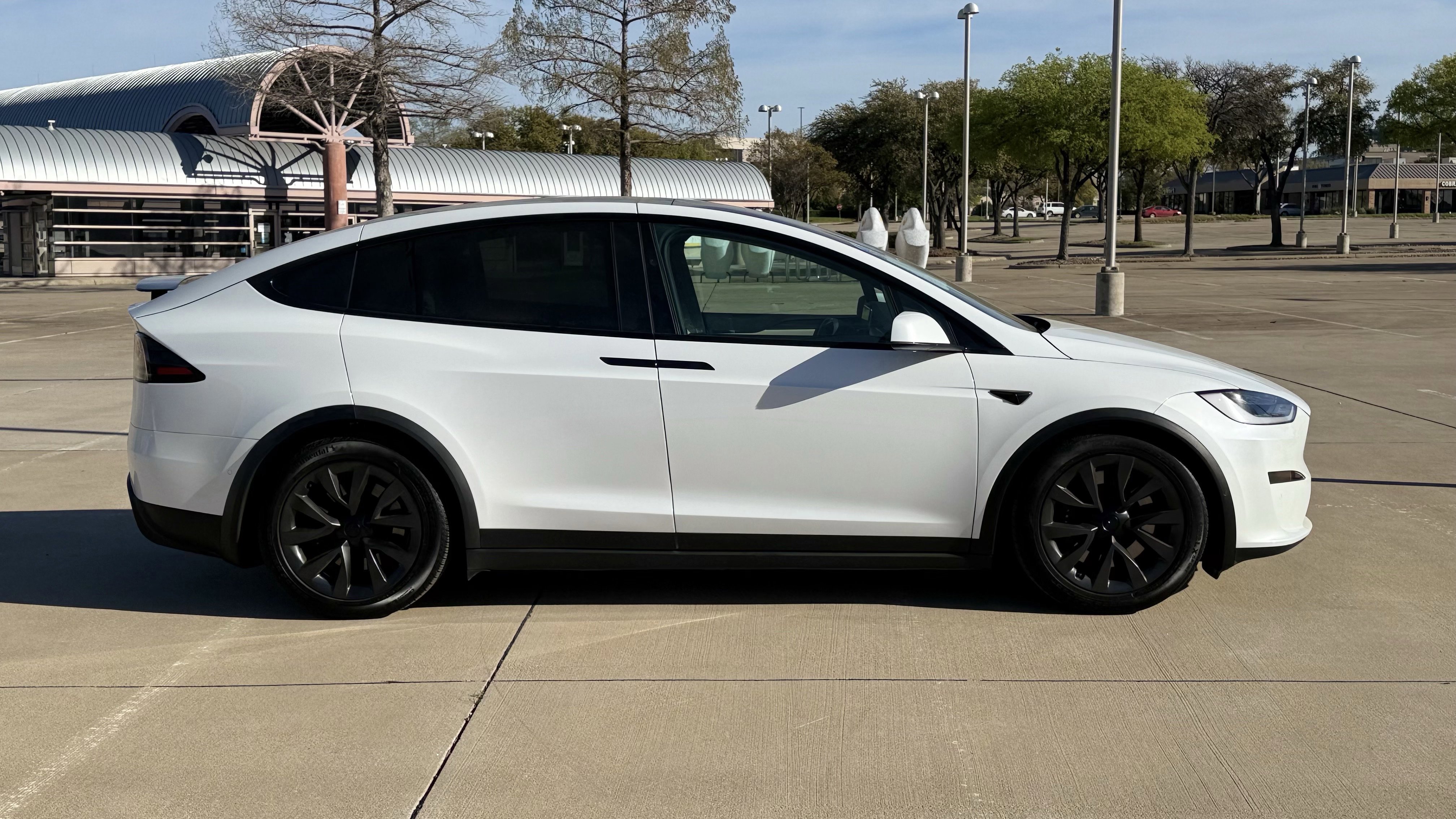 Used 2023 Tesla Model X Plaid image 12