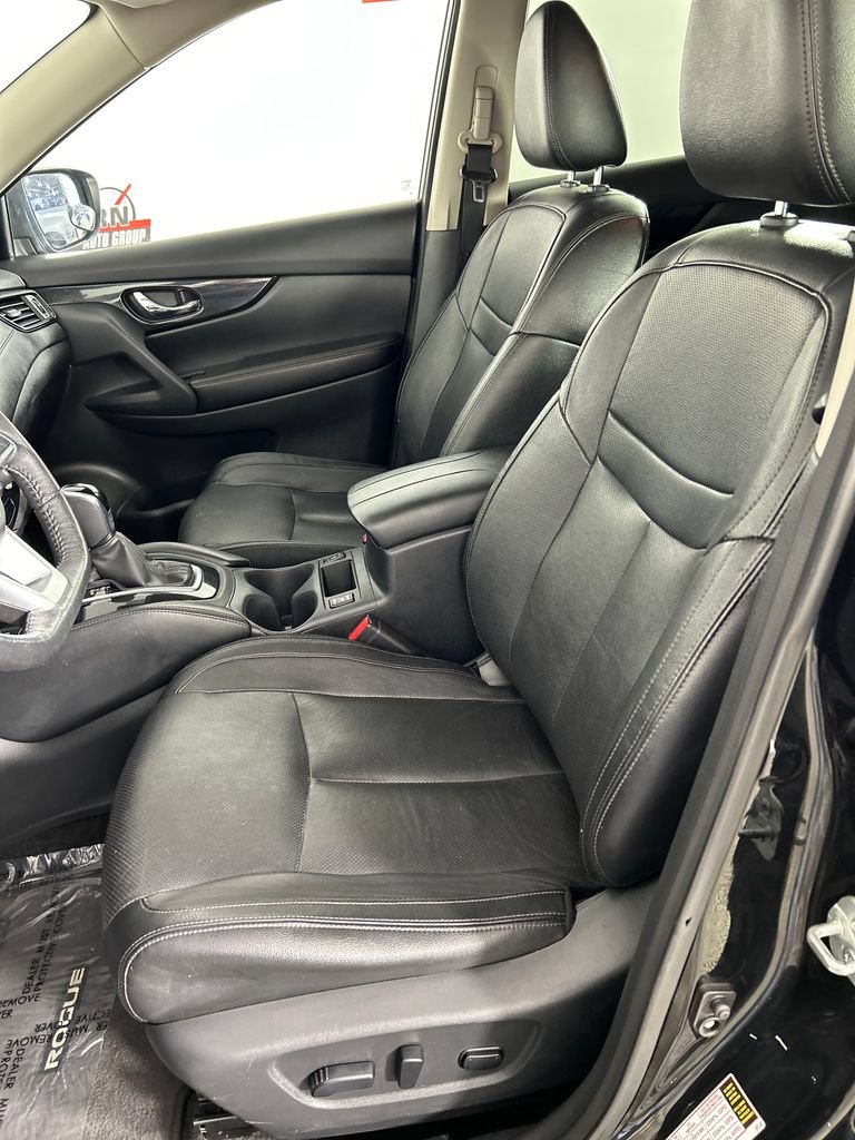 Used 2019 Nissan Rogue SL AWD/4WD image 12