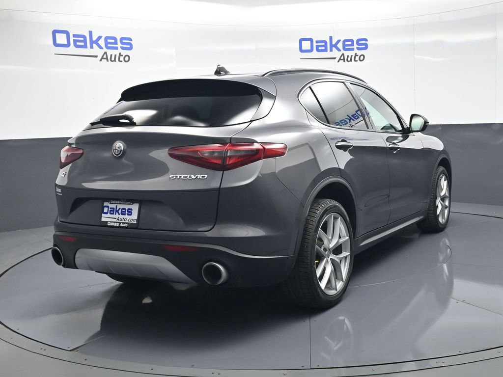 Used 2018 Alfa Romeo Stelvio Ti Sport image 8