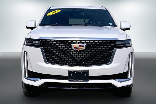 Used 2022 Cadillac Escalade Luxury AWD/4WD image 2