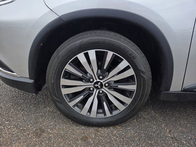 Used 2019 Mitsubishi Outlander SE image 22