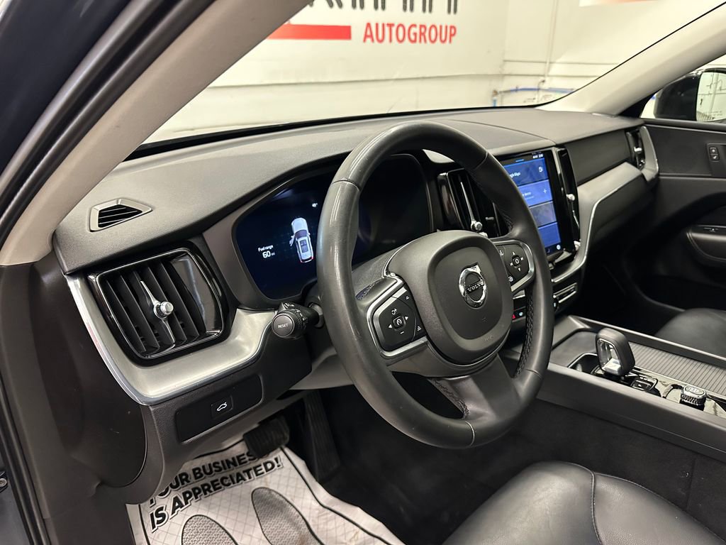 Used 2024 Volvo XC60 B5 Core image 22