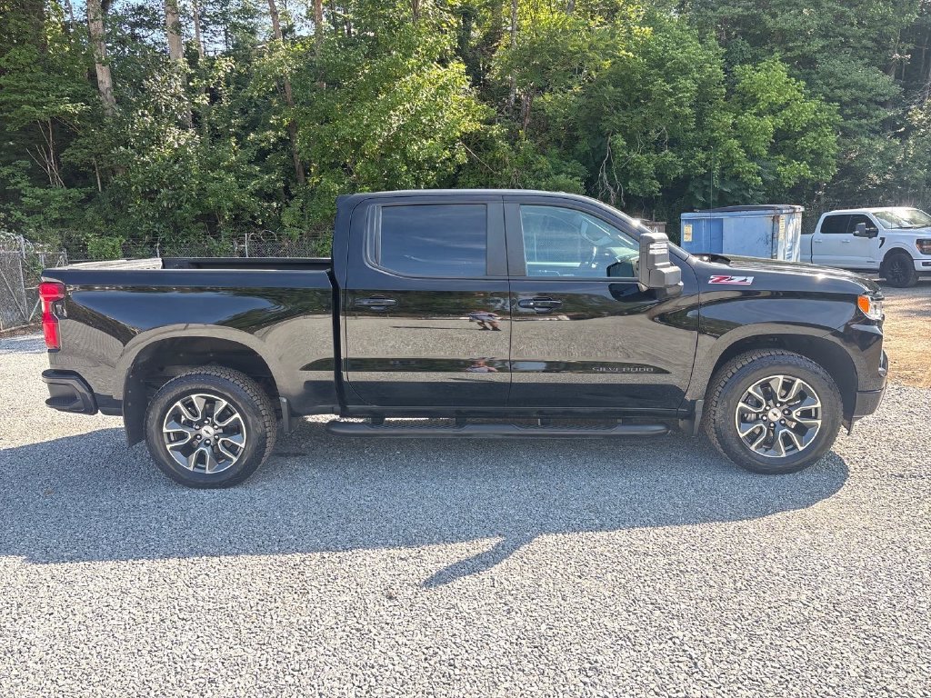 Used 2022 Chevrolet Silverado 1500 RST w/ Z71 Off-Road Package AWD/4WD image 9