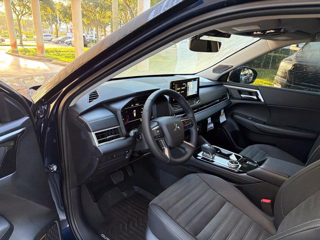 New 2026 Mitsubishi Outlander SE FWD image 6