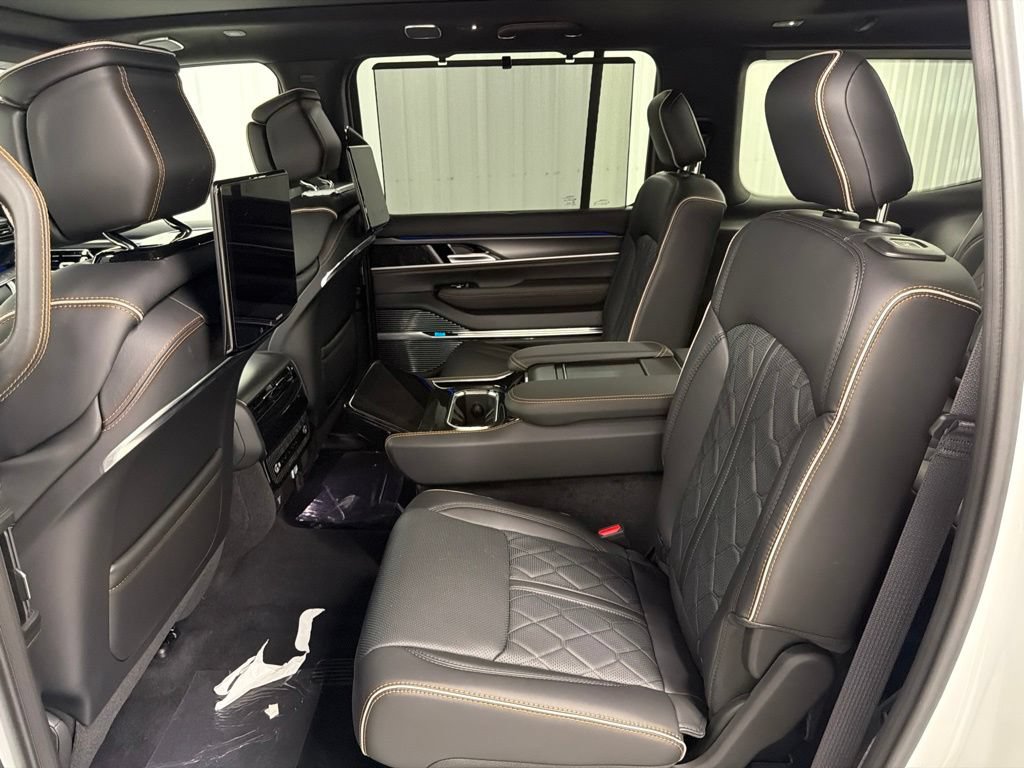 New 2026 Jeep Grand Wagoneer Summit AWD/4WD image 11