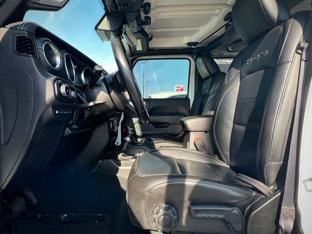 Used 2022 Jeep Wrangler Unlimited Sahara w/ Cold Weather Group image 16