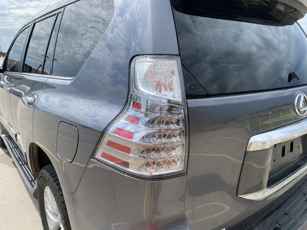 Used 2017 Lexus GX 460 image 14