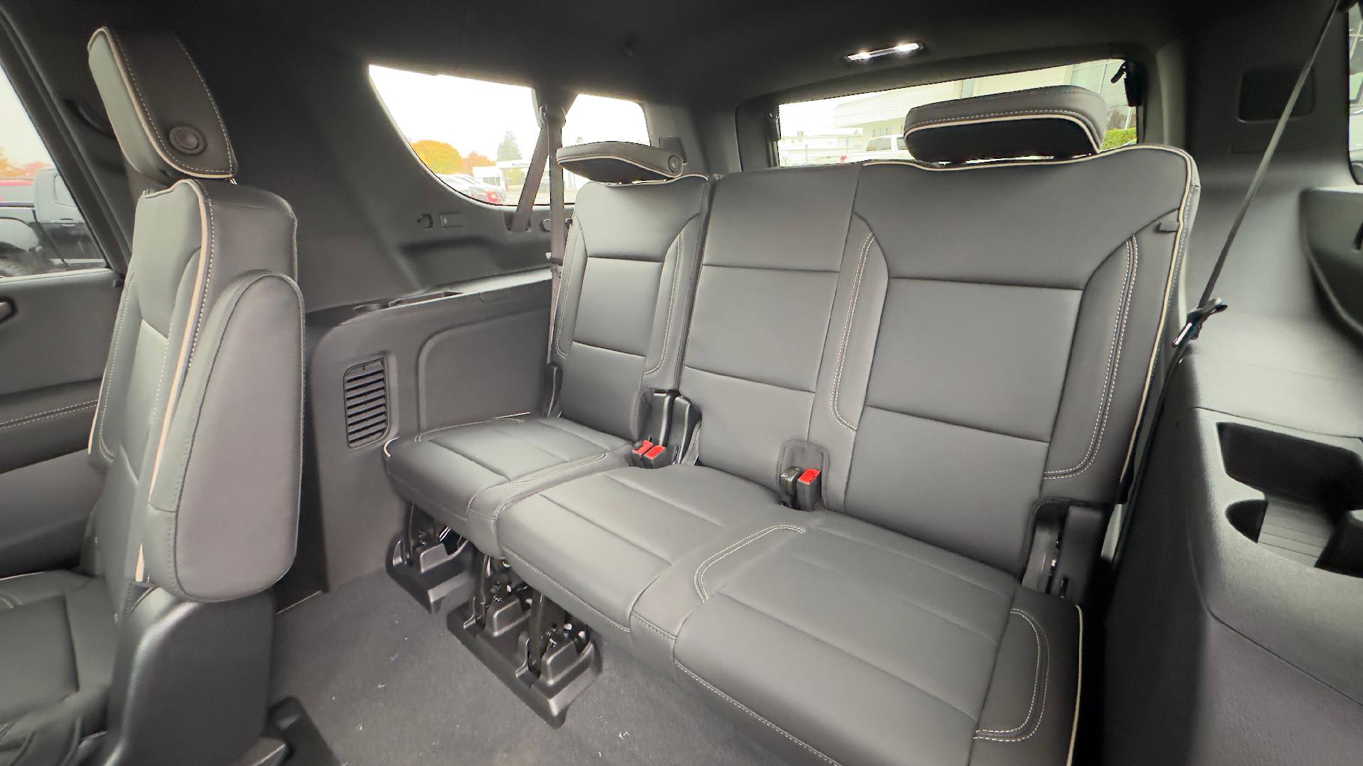 New 2026 GMC Yukon XL Elevation image 8