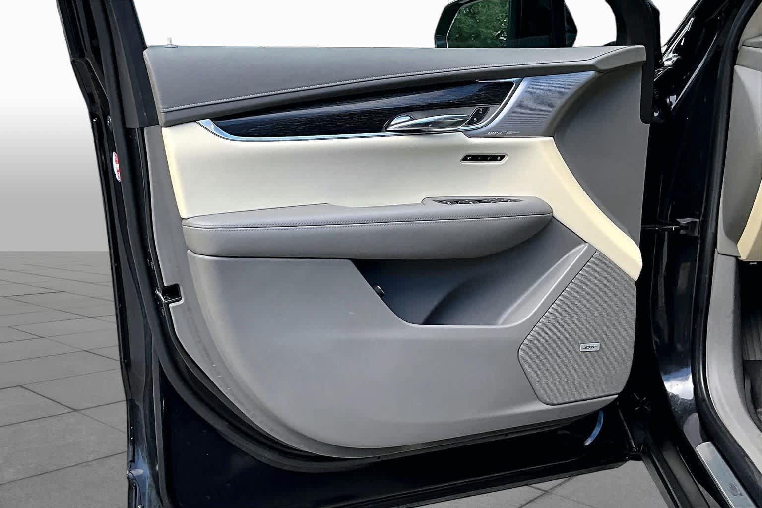 Used 2020 Cadillac XT6 Premium Luxury FWD image 26