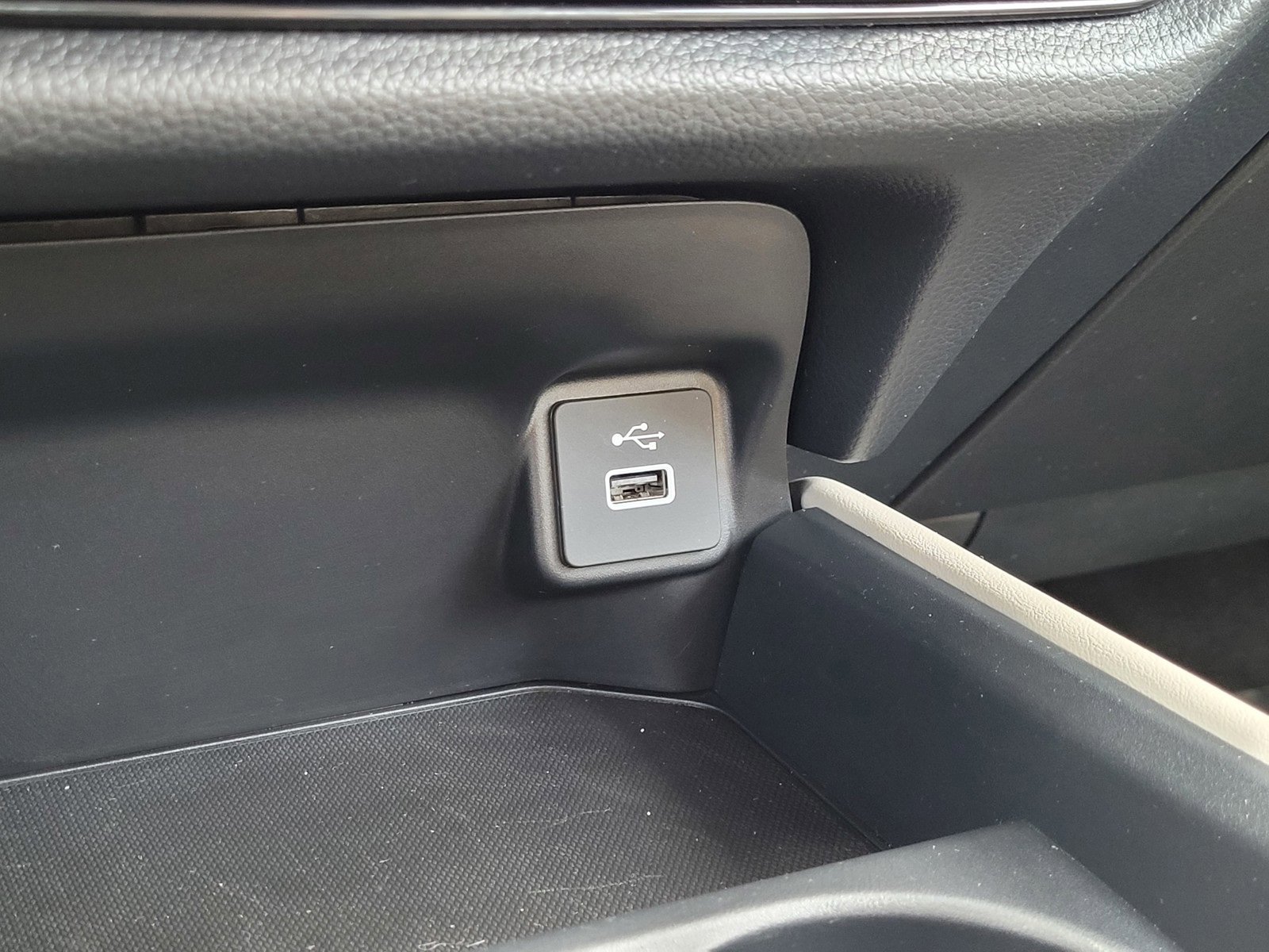 Certified 2024 Honda HR-V LX image 26