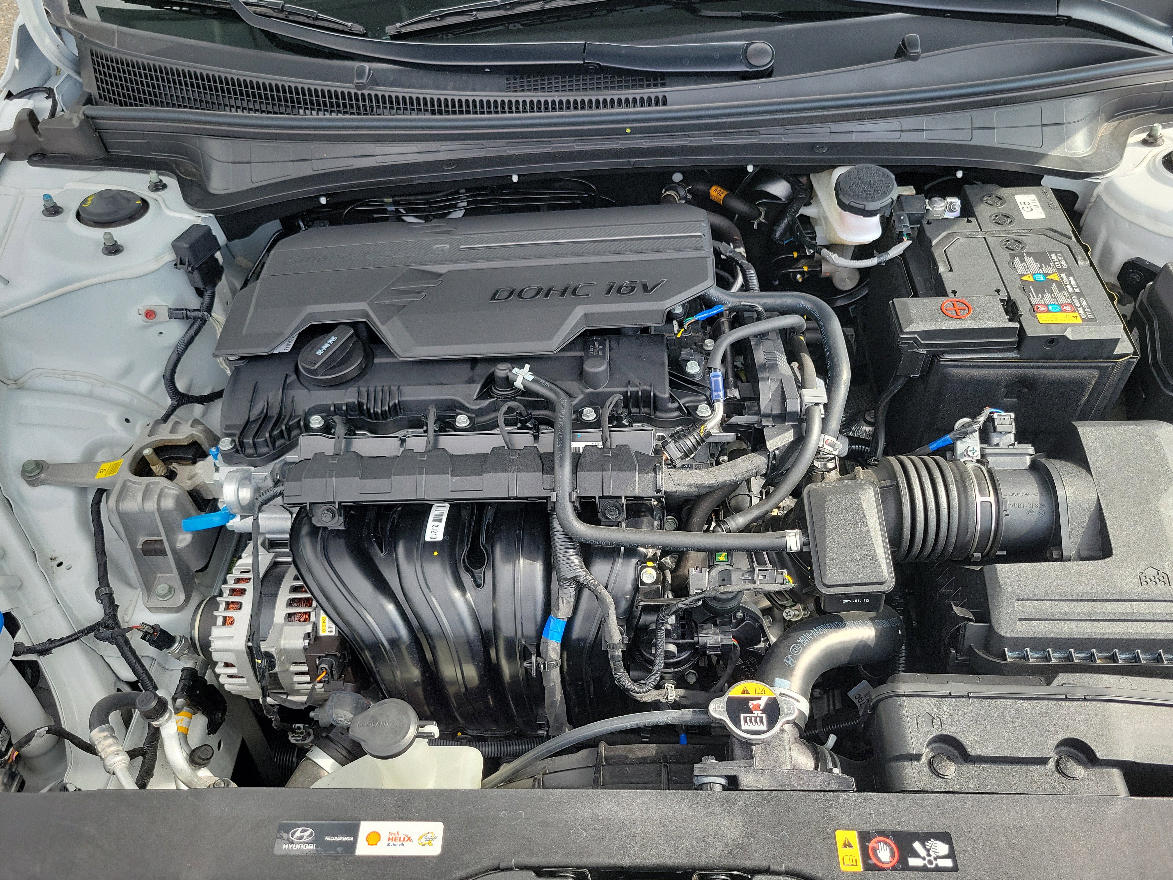 Certified 2025 Hyundai Elantra Sport image 24