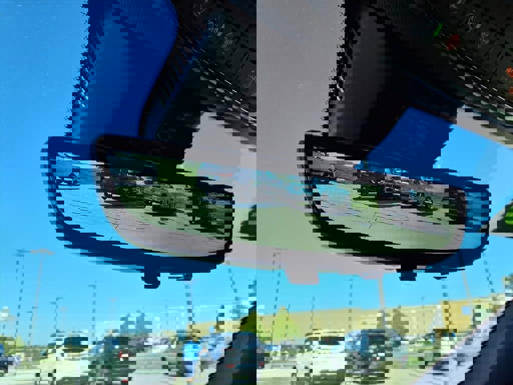 Used 2025 Chevrolet Equinox RS w/ Safety and Technology Package image 17