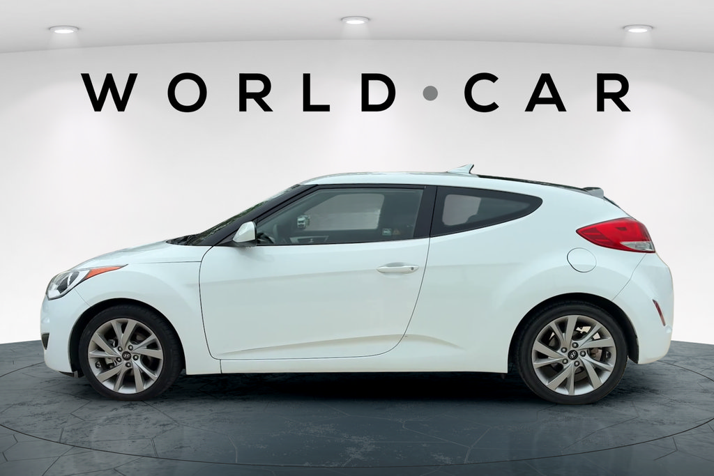 Used 2016 Hyundai Veloster FWD image 15