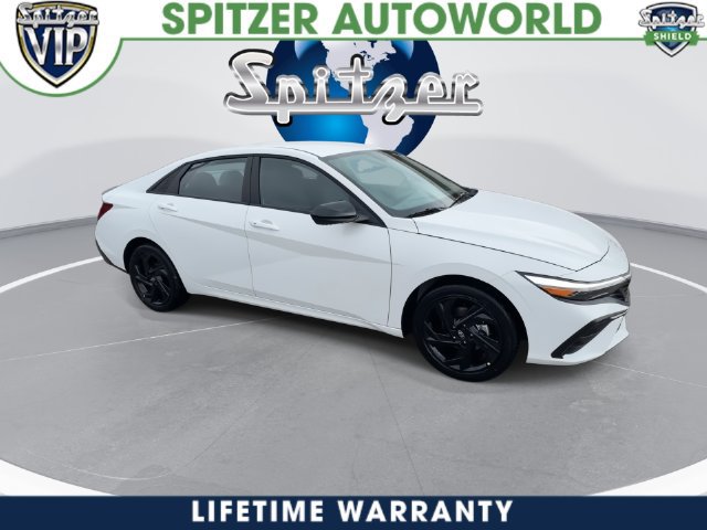 New 2026 Hyundai Elantra Sport FWD image 17