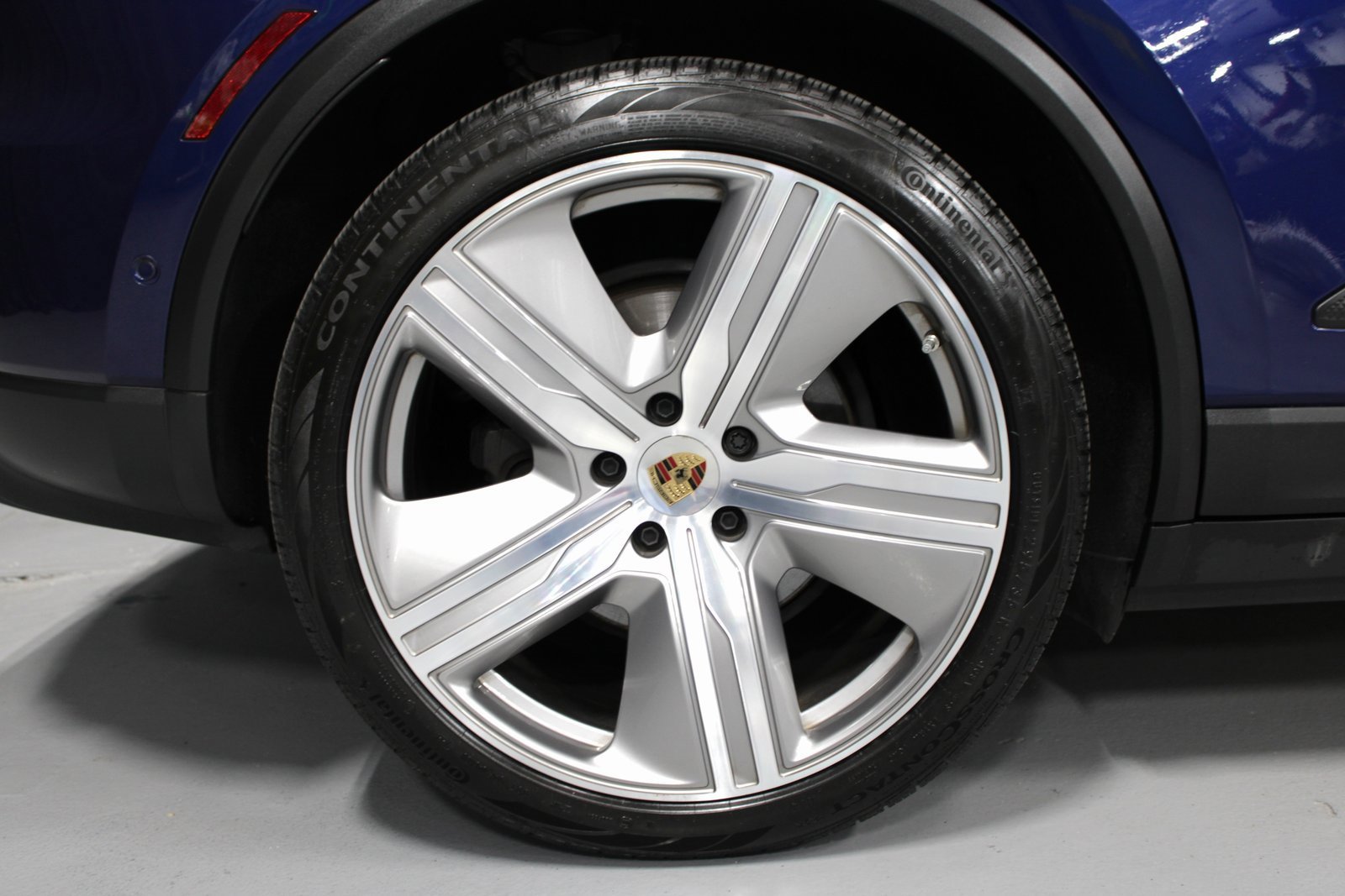 Certified 2024 Porsche Macan 4 Electric image 14