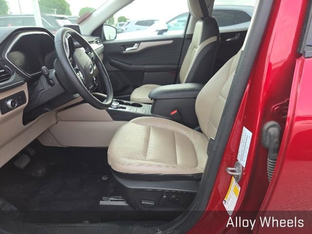 Used 2022 Ford Escape SEL w/ Technology Package AWD/4WD image 9