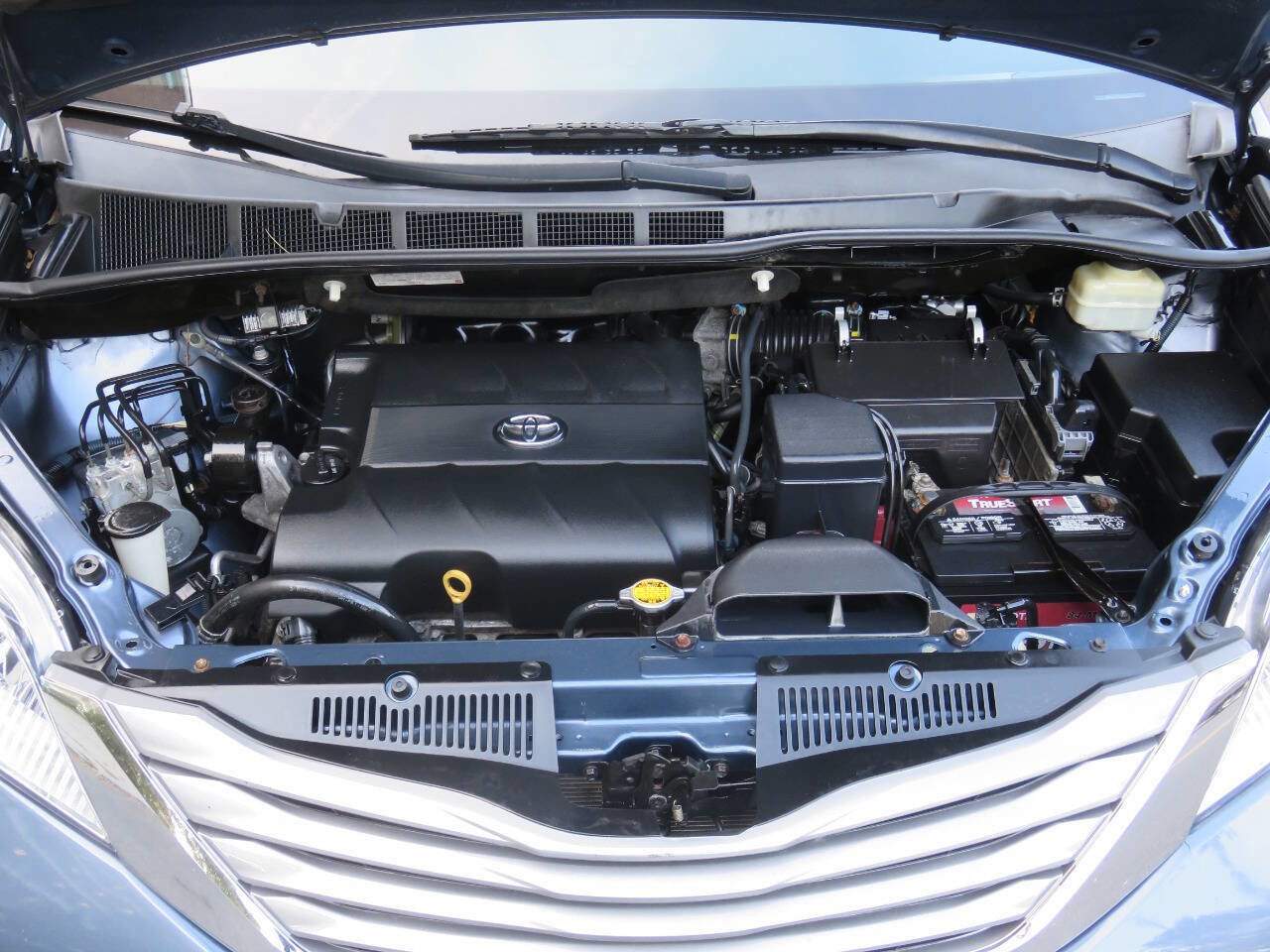 Used 2016 Toyota Sienna XLE Premium image 37