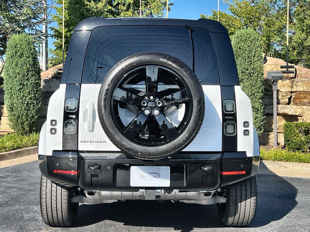 New 2026 Land Rover Defender 110 X-Dynamic SE AWD/4WD image 4