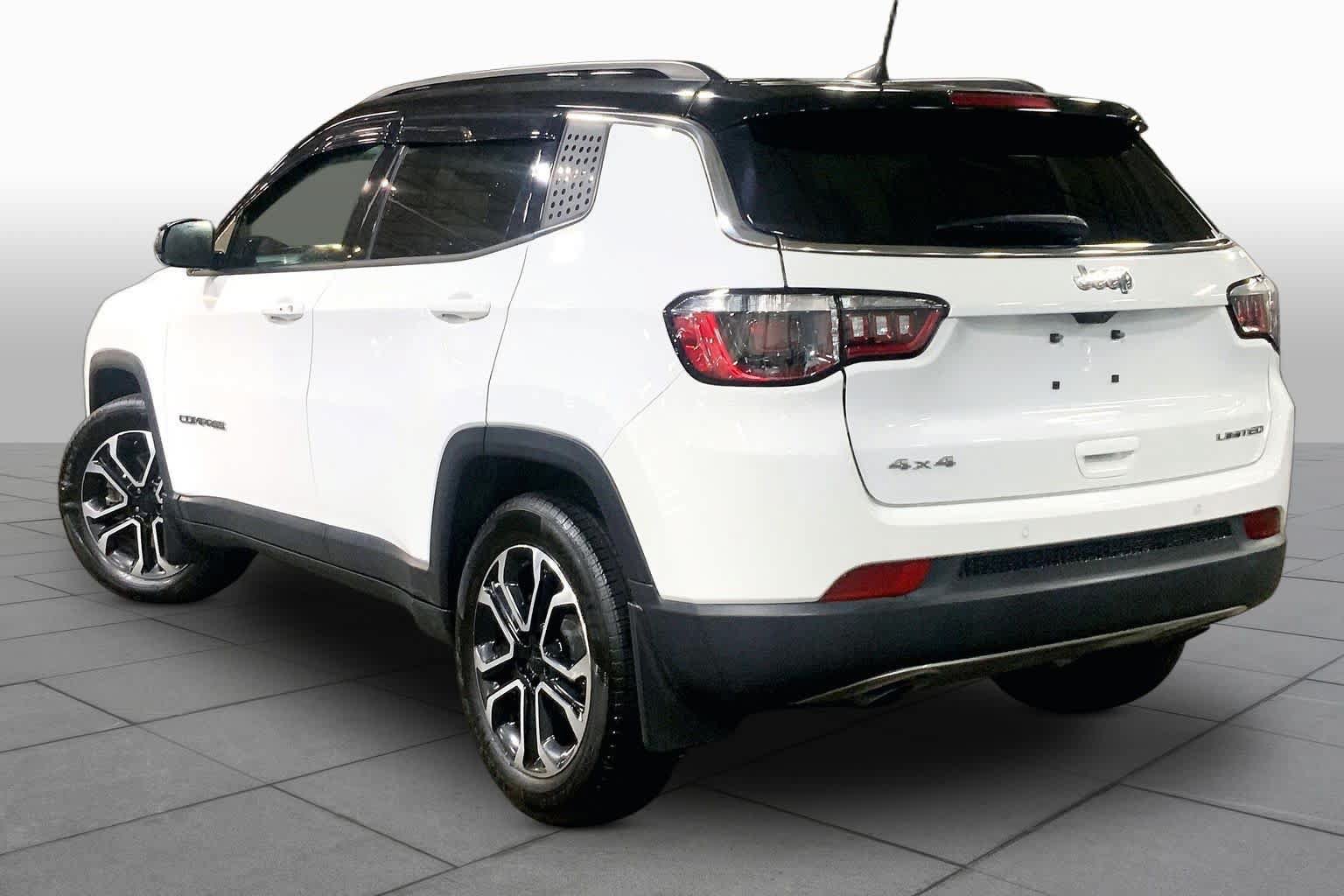 Used 2023 Jeep Compass Limited AWD/4WD image 12