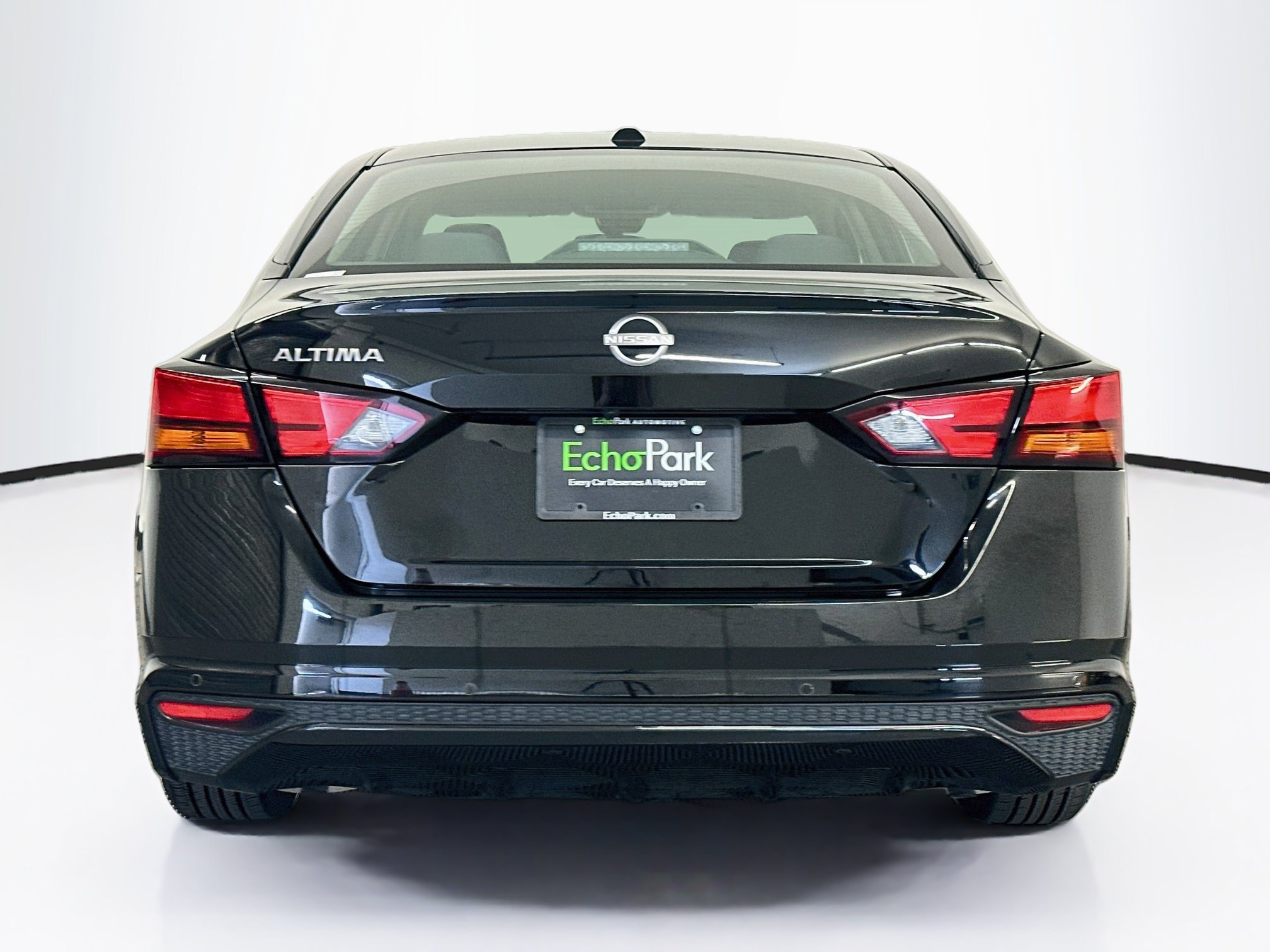 Used 2025 Nissan Altima 2.5 SV FWD image 7