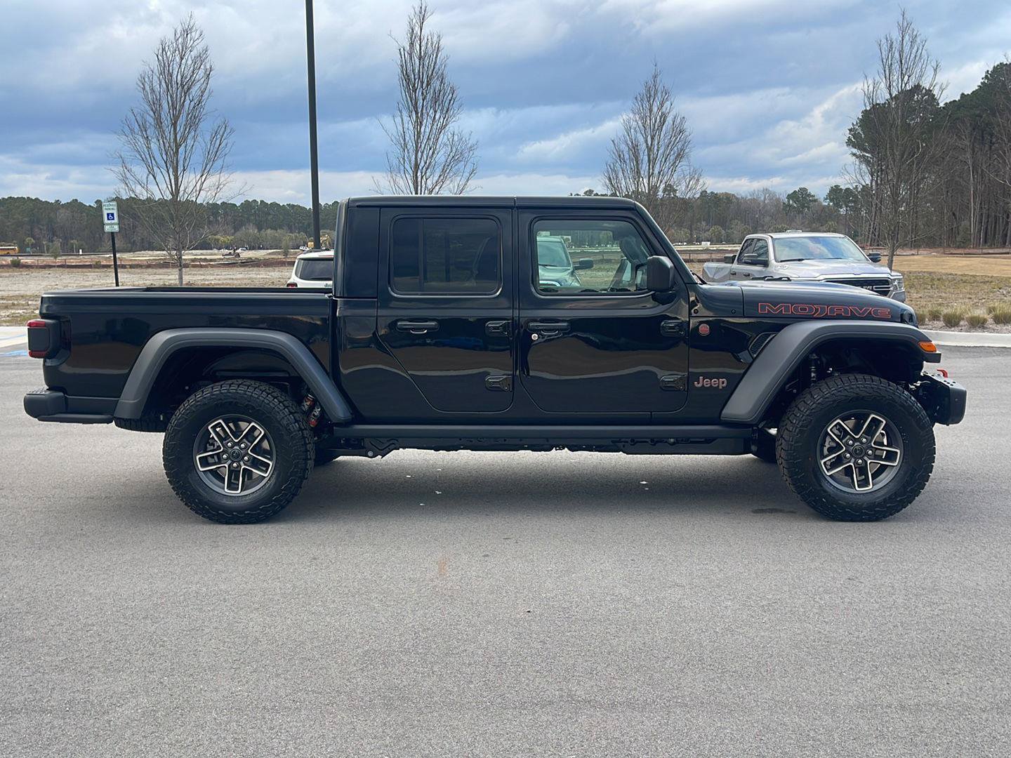 New 2026 Jeep Gladiator Mojave w/ Steel Bumper Group AWD/4WD image 8