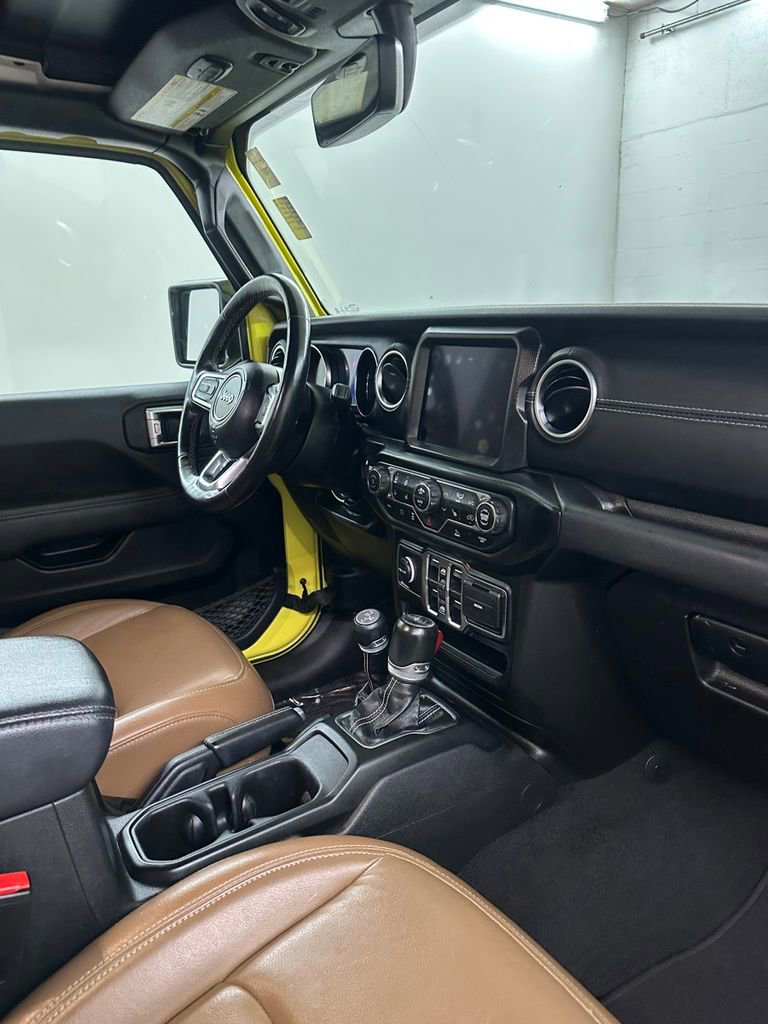 Used 2023 Jeep Wrangler Unlimited Sahara w/ Cold Weather Group image 38