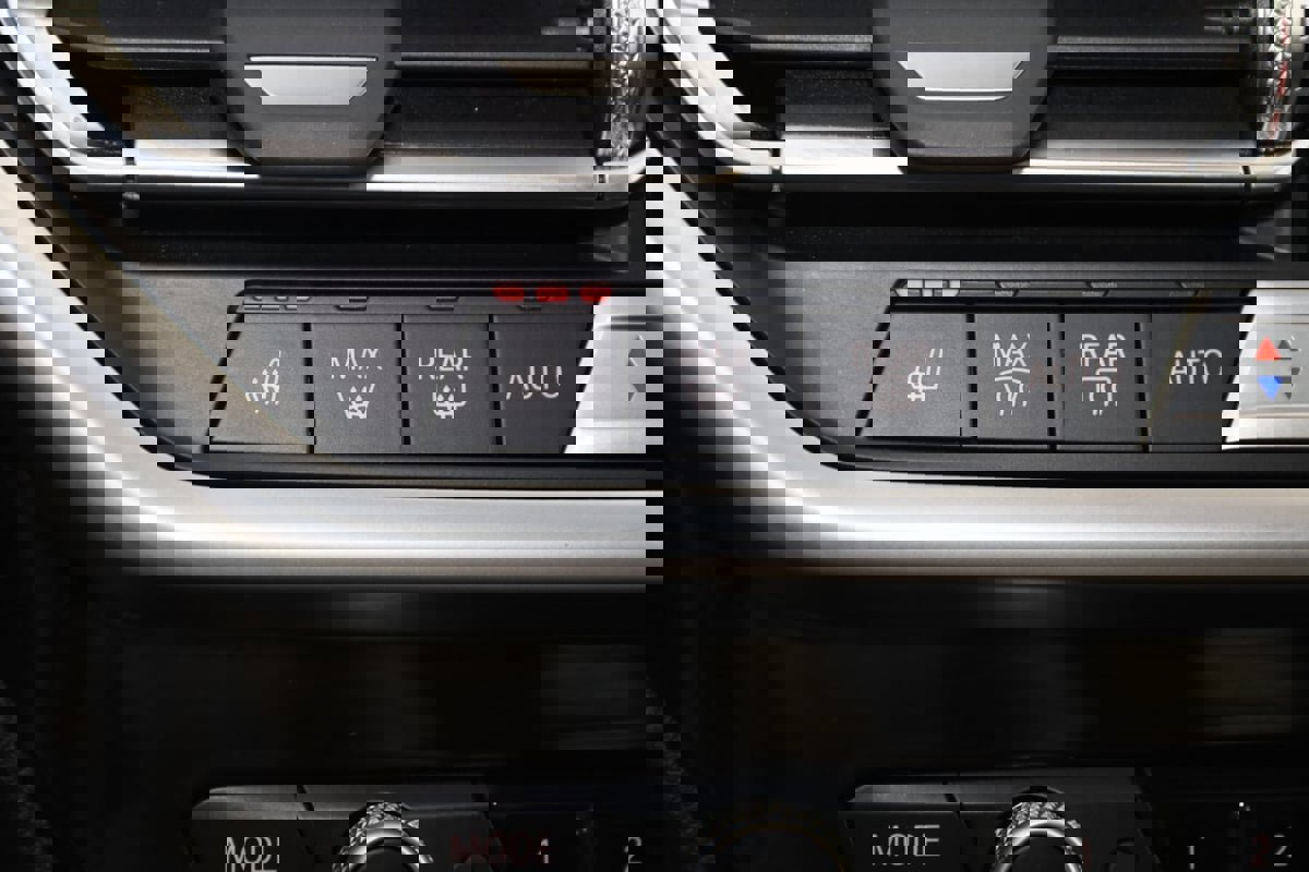 Used 2023 BMW X4 M40i w/ Premium Package image 8