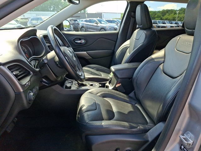 Certified 2021 Jeep Cherokee Latitude Lux w/ Sun & Sound Group AWD/4WD image 17