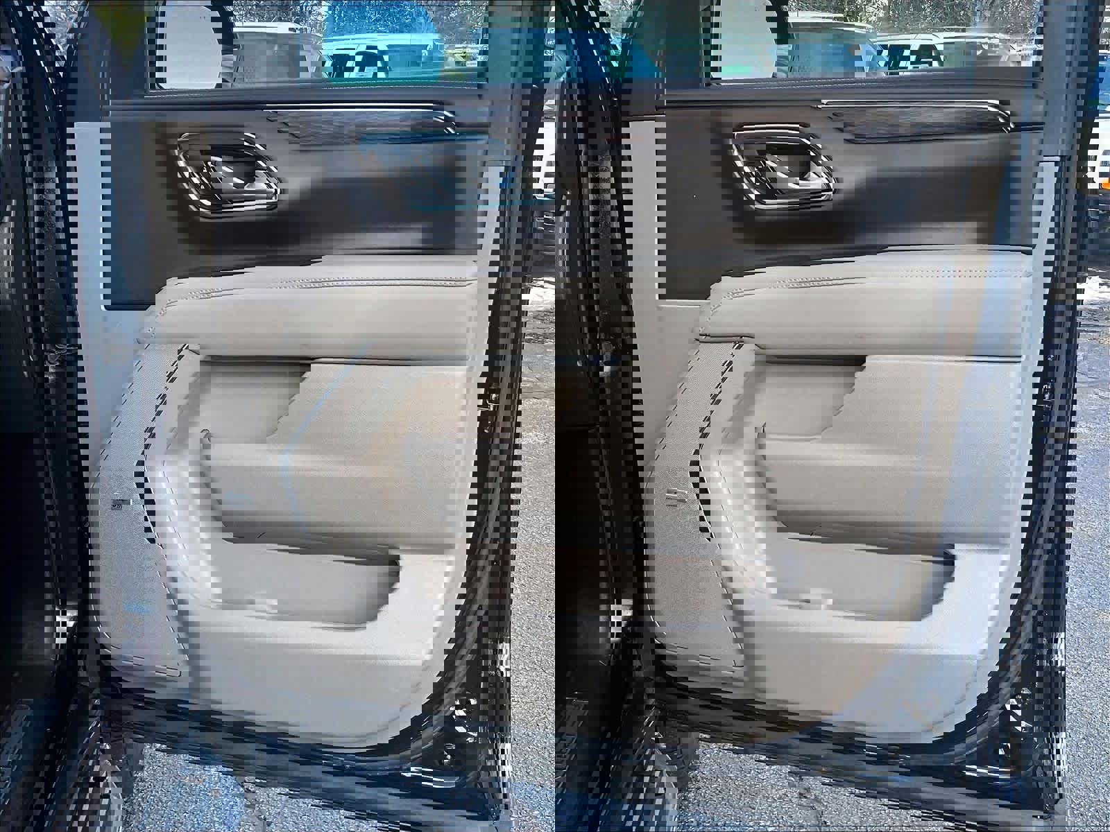 Used 2022 Chevrolet Tahoe LT w/ LT Signature Plus Package image 12