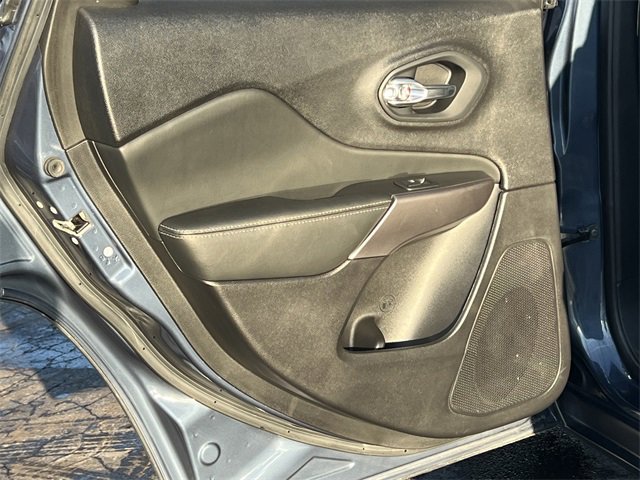 Certified 2021 Jeep Cherokee Latitude Lux w/ Comfort/Convenience Group image 35