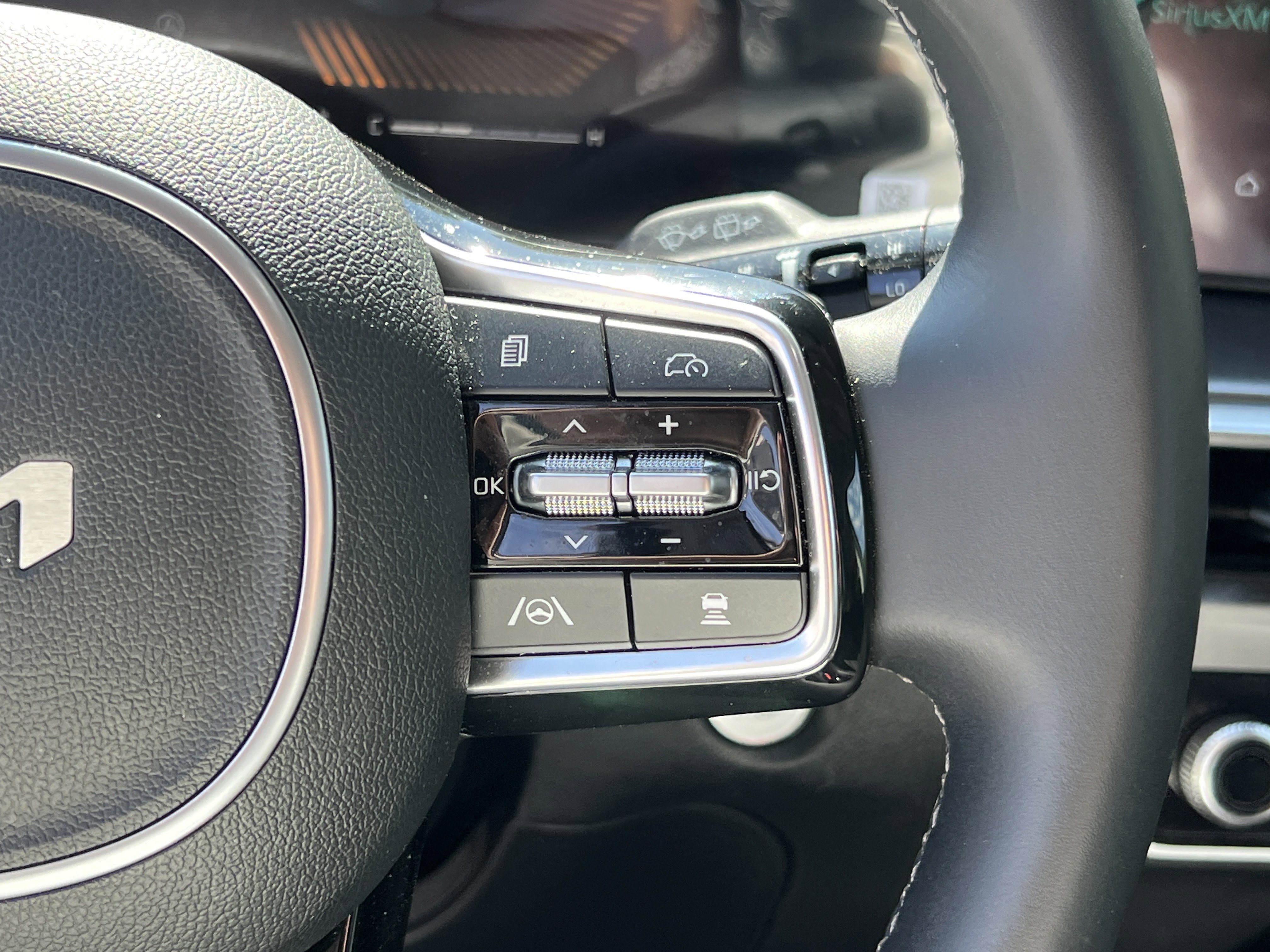 Certified 2025 Kia Sorento EX w/ Panoramic Sunroof Package image 26