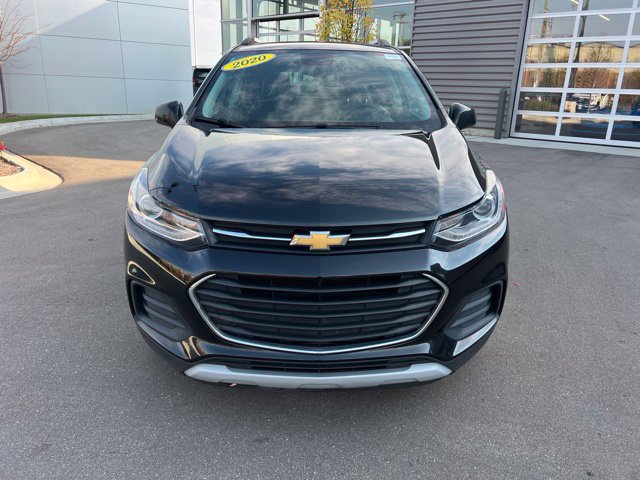 Used 2020 Chevrolet Trax LT w/ LT Convenience Package FWD image 2