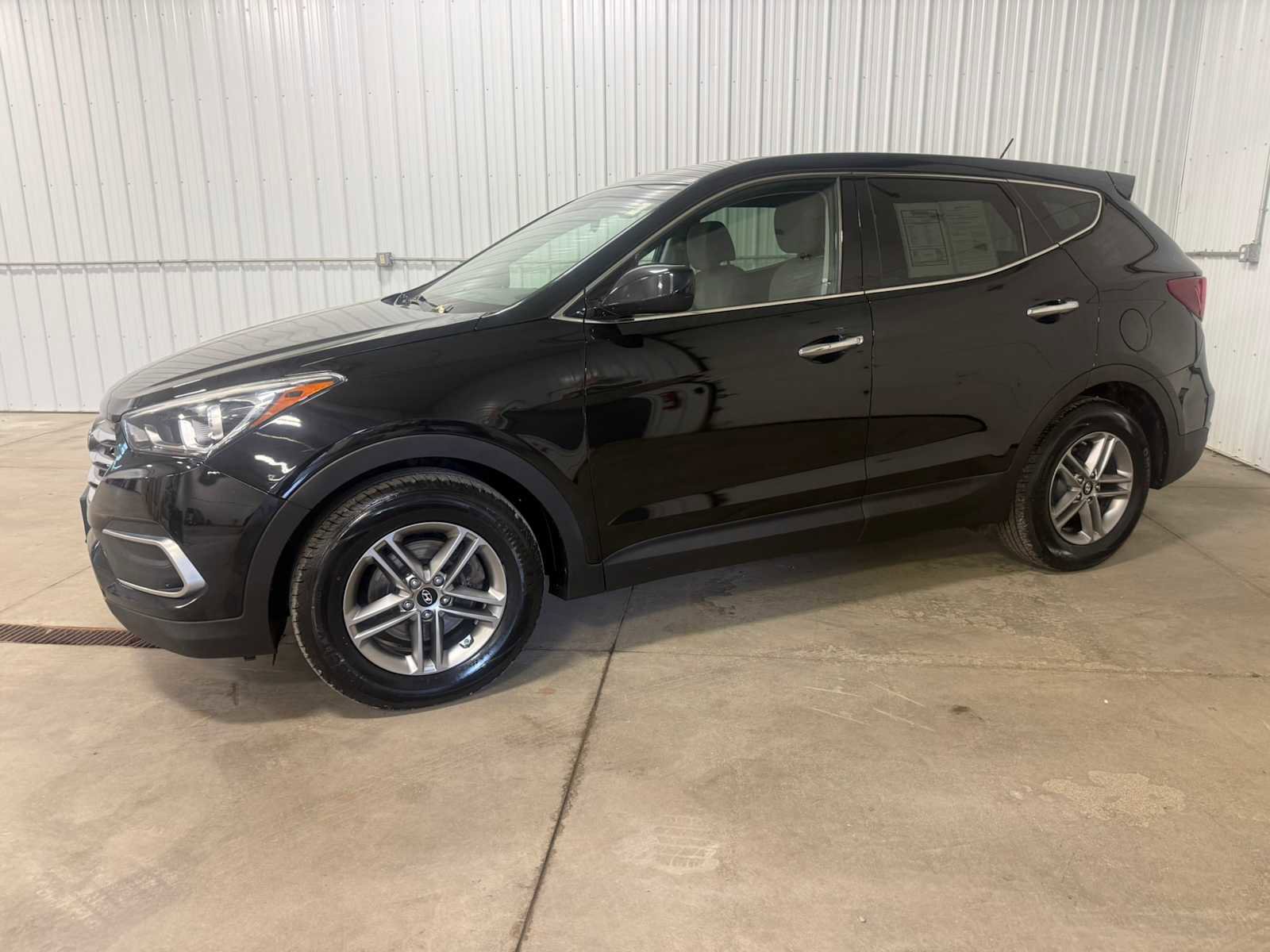 Used 2018 Hyundai Santa Fe Sport FWD image 2