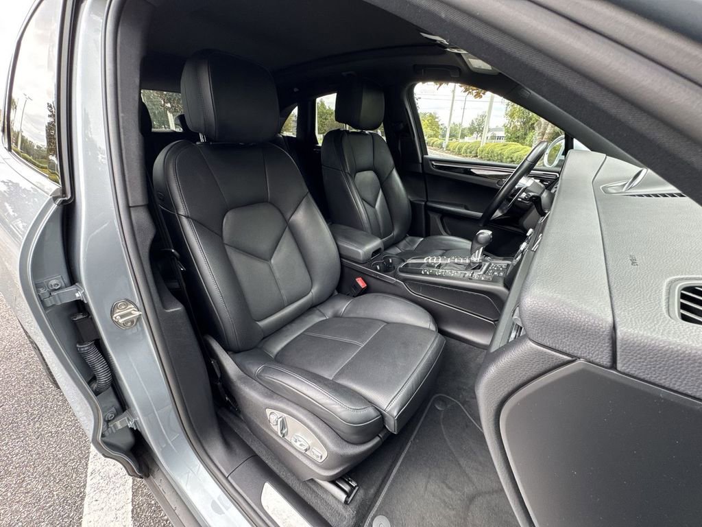 Used 2020 Porsche Macan S image 29