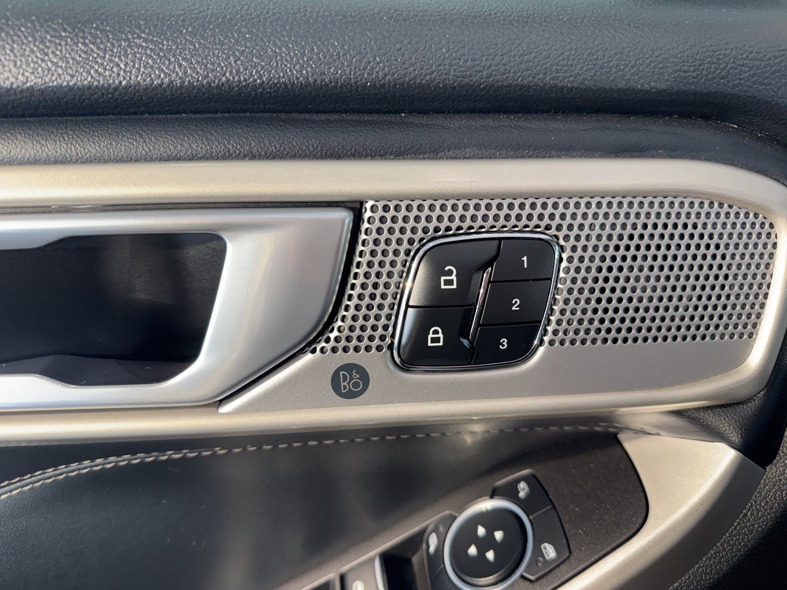 Used 2023 Ford Explorer Limited w/ Equipment Group 301A image 22