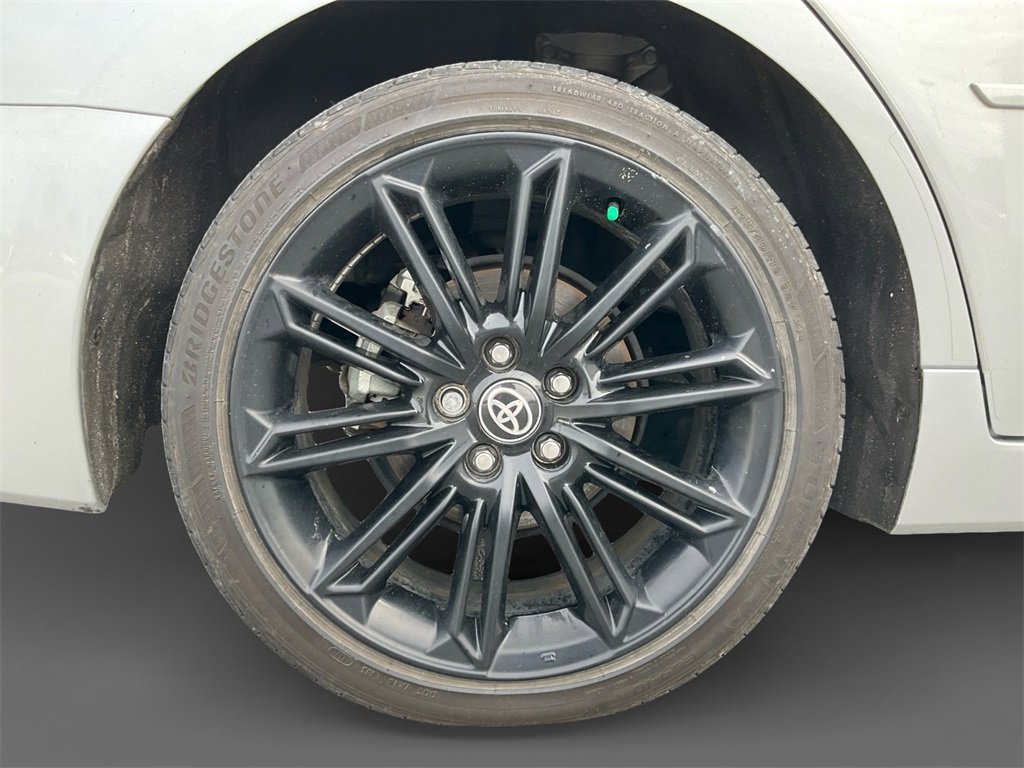 Used 2022 Toyota Avalon XSE image 10