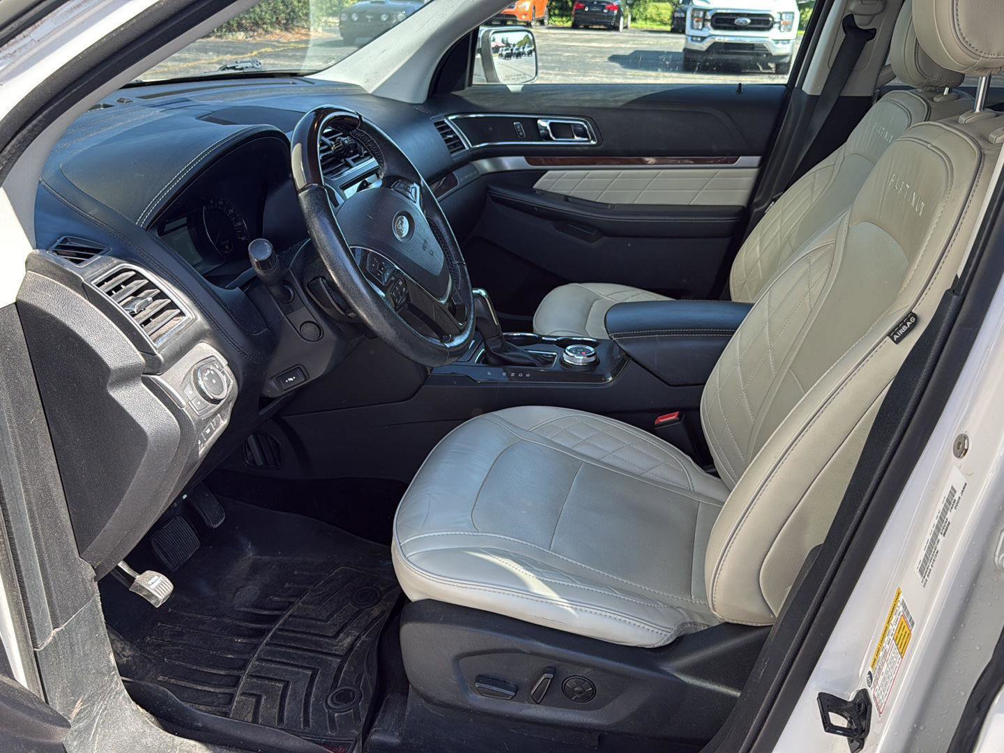 Used 2019 Ford Explorer Platinum AWD/4WD image 14