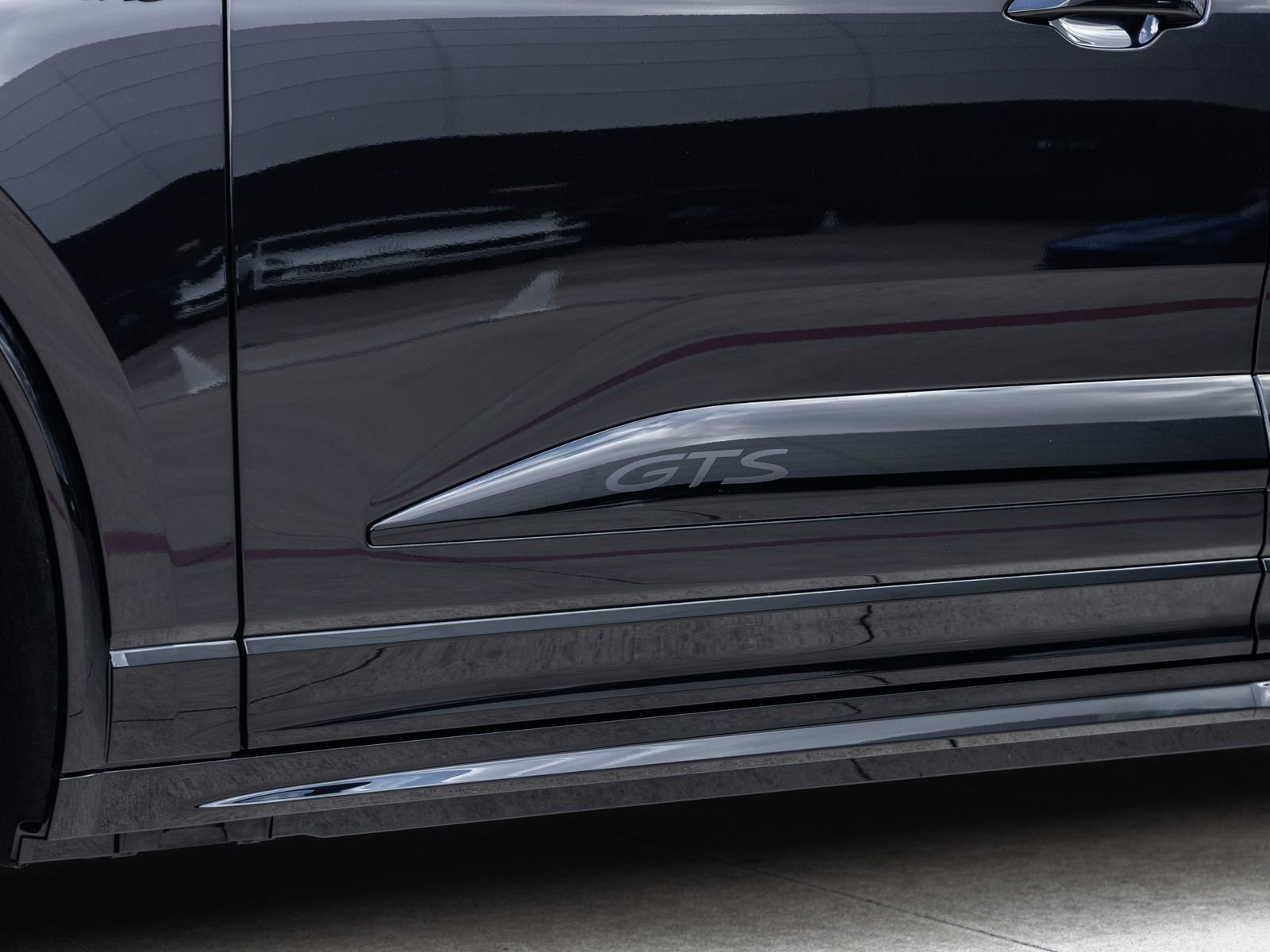 New 2026 Porsche Macan GTS Electric AWD/4WD image 16