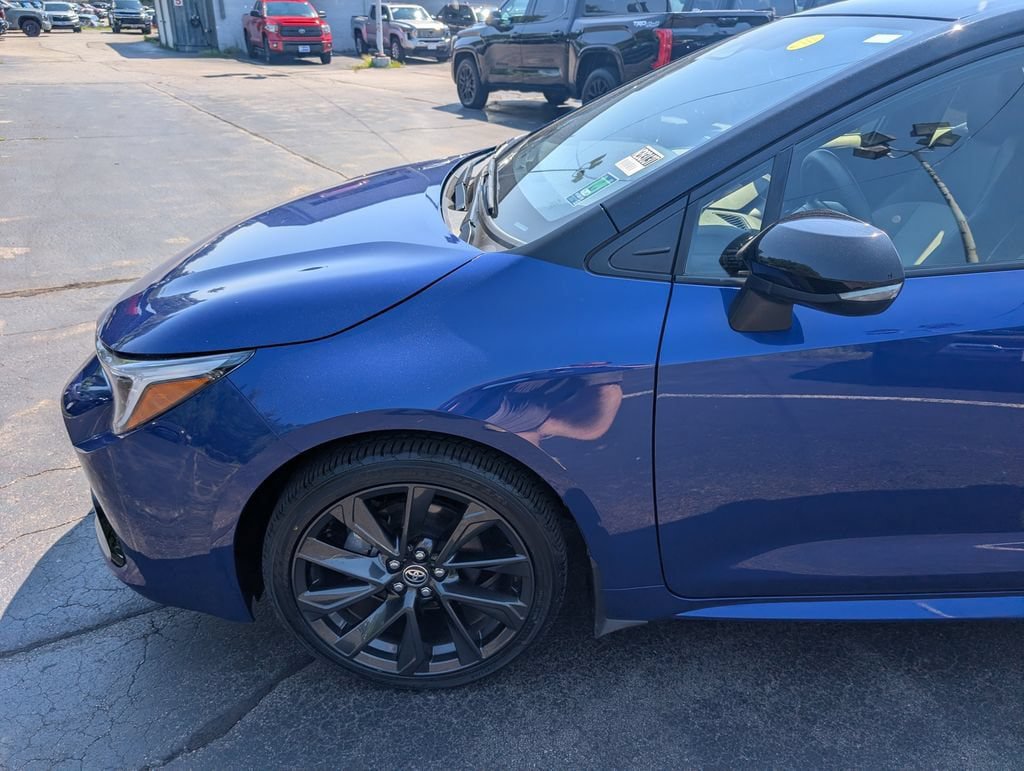Certified 2025 Toyota Corolla XSE FWD image 2